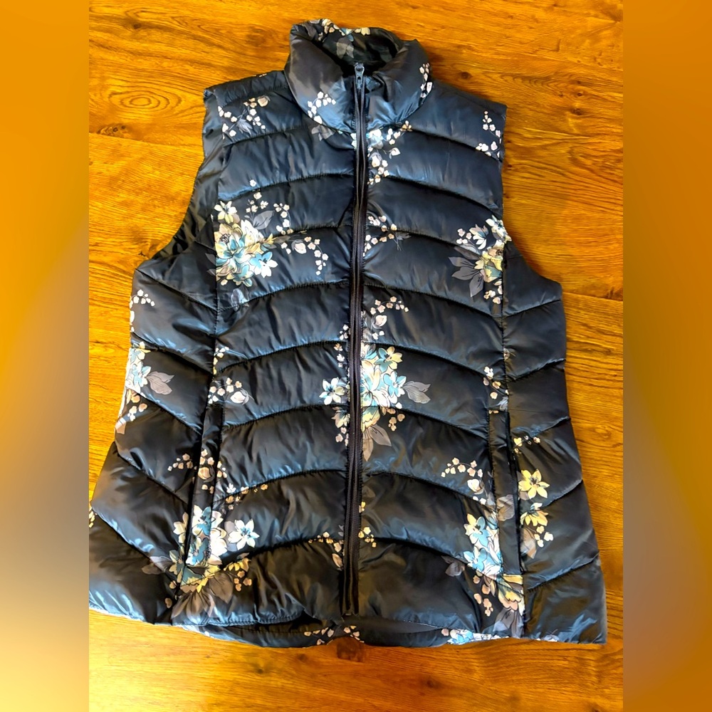 Floral Puffer Vest - Gray